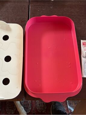 NWOT Tupperware vintage pink and white Animal Wigglers set instructions included